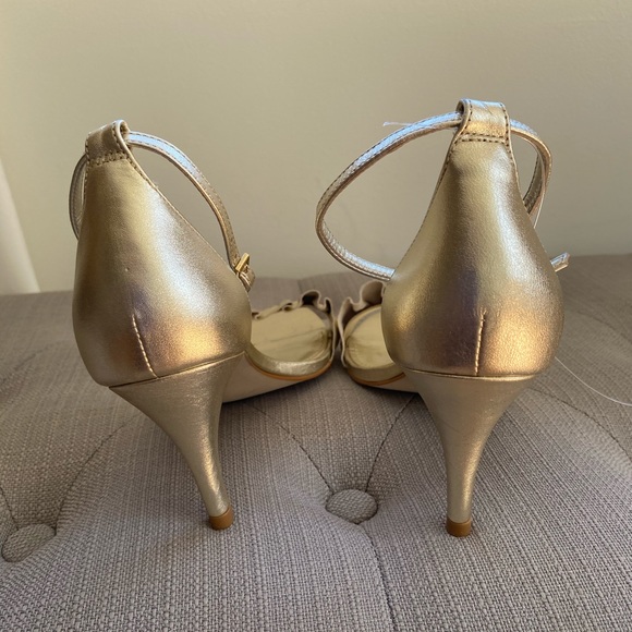 Lilly Pulitzer new gold open toe heels siz… - Picture 6 of 9